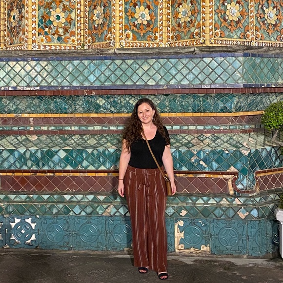 Meet your Posher, Angie - Picture 1 of 1